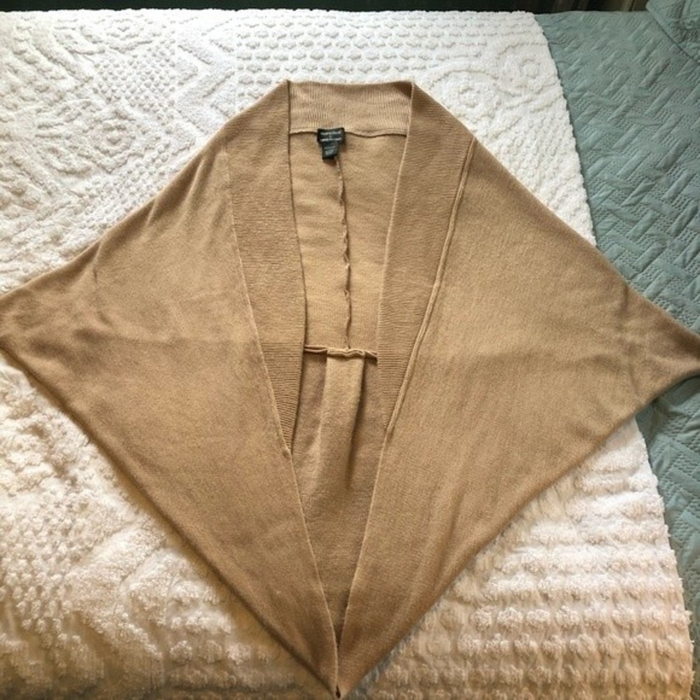 Marvelush for layers by Lizden, M/L, tan cardigan